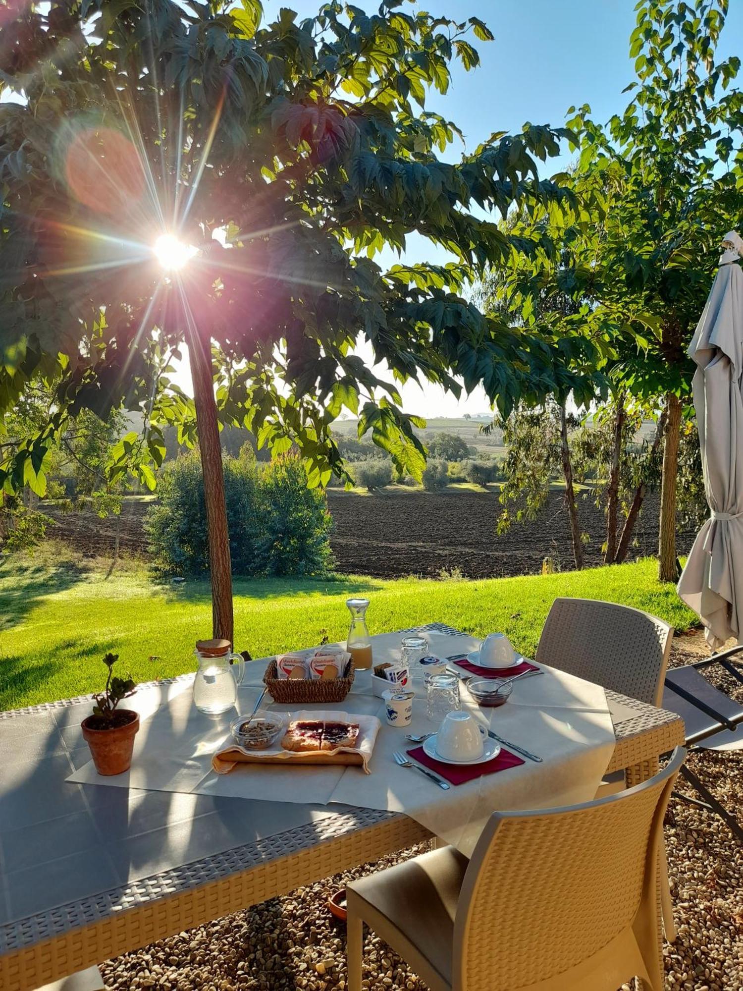 Agriturismo La Sorgente Фонтебланда Екстериор снимка